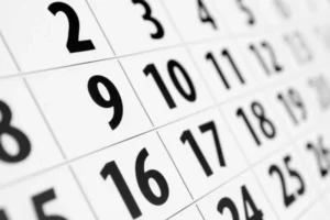 A calendar displaying dates and showing divorce statistics by year of marriage.